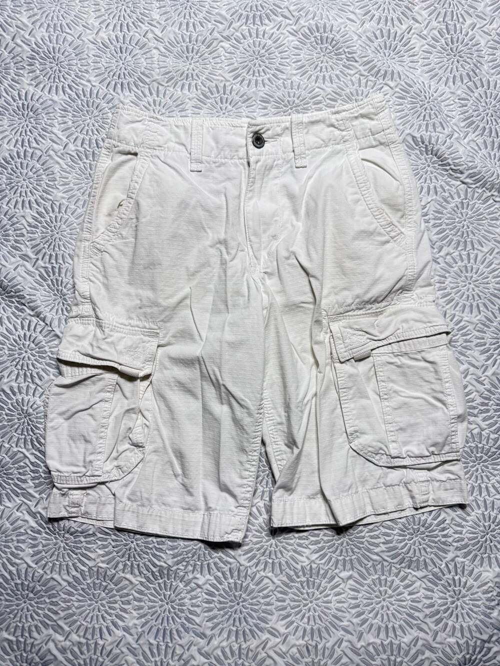 American Eagle Outfitters Men's White Cargo Shorts Size 28 Longer Length